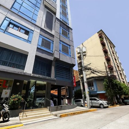 Vaccinated Staff - Oyo 837 Kysabel Hotel Paco المظهر الخارجي الصورة