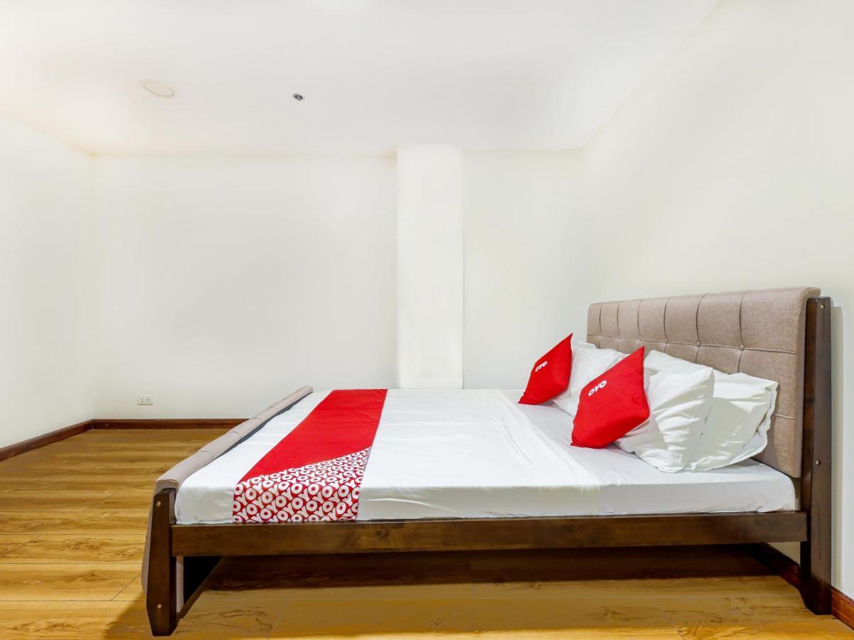 Vaccinated Staff - Oyo 837 Kysabel Hotel Paco المظهر الخارجي الصورة